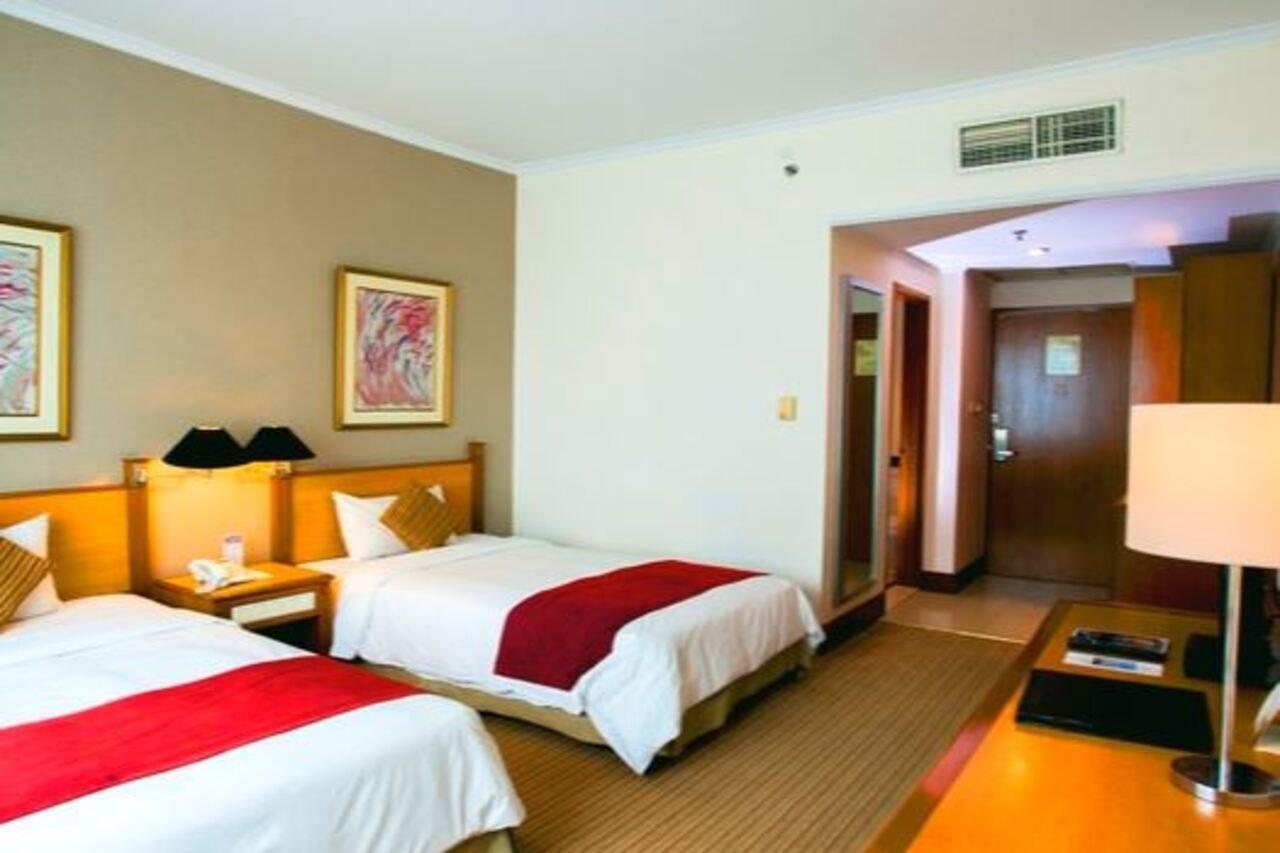 Menara Peninsula Hotel Yakarta Exterior foto