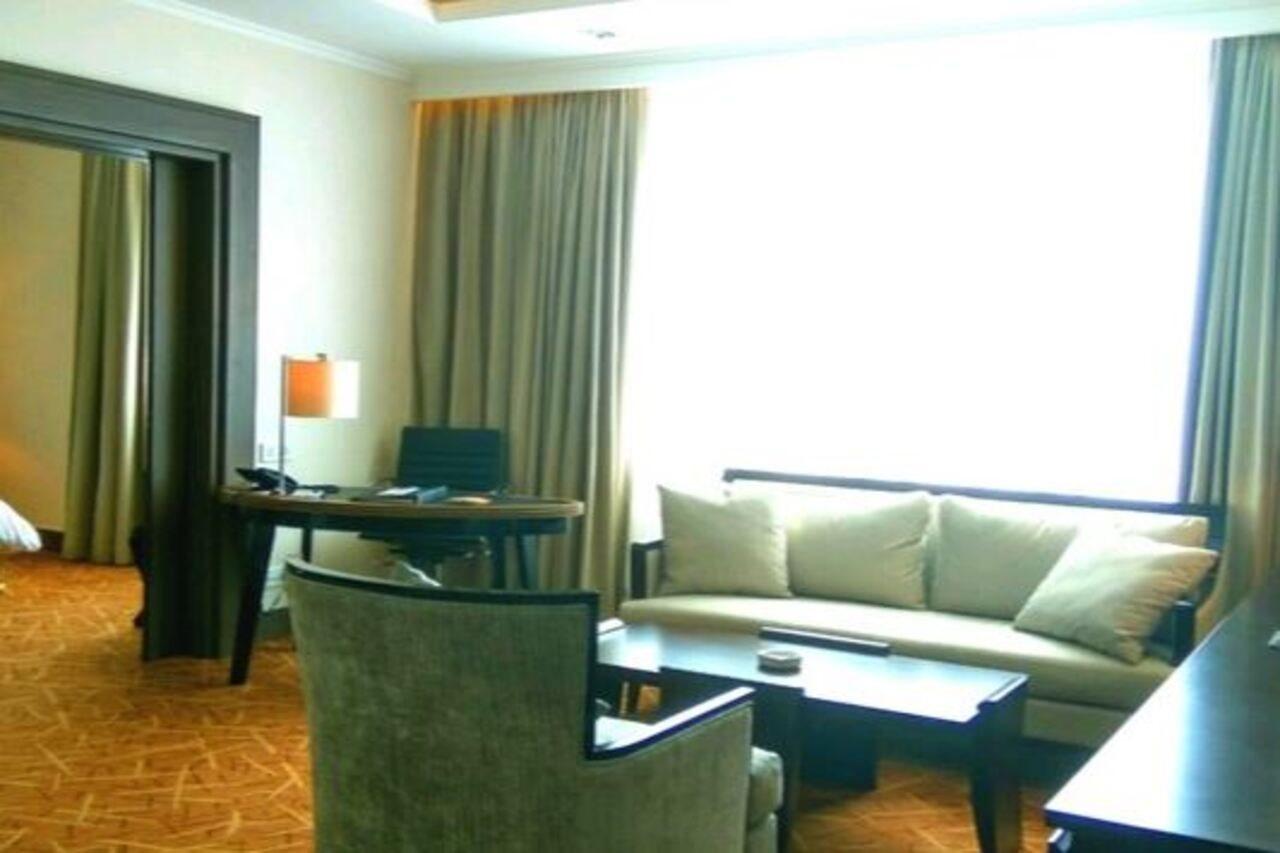 Menara Peninsula Hotel Yakarta Exterior foto
