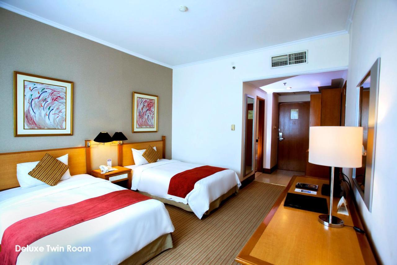 Menara Peninsula Hotel Yakarta Exterior foto